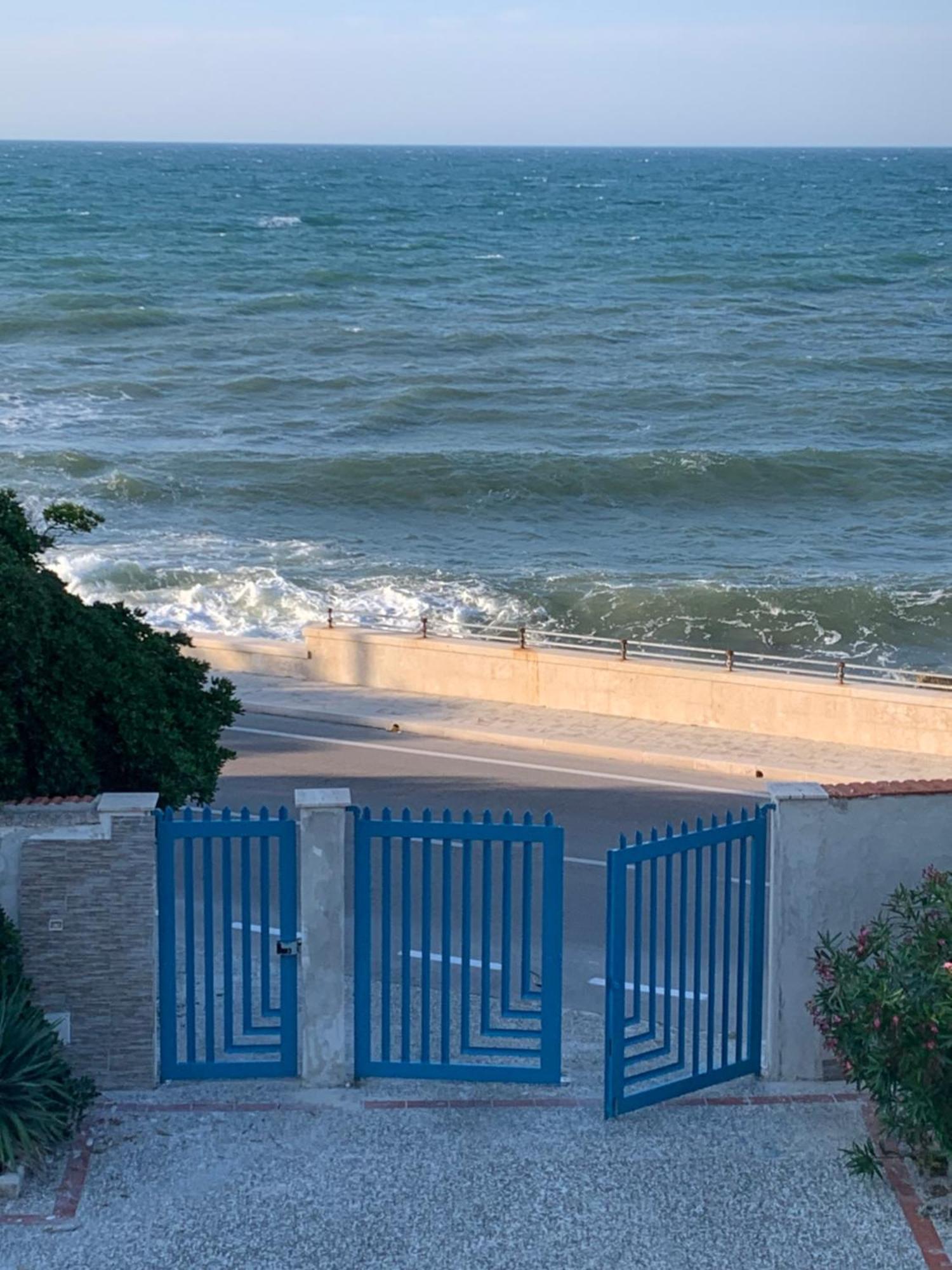 Nontiscordardime Apt Torre A Mare Εξωτερικό φωτογραφία
